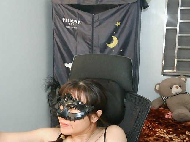 girl30slutty live cam on BongaCams
