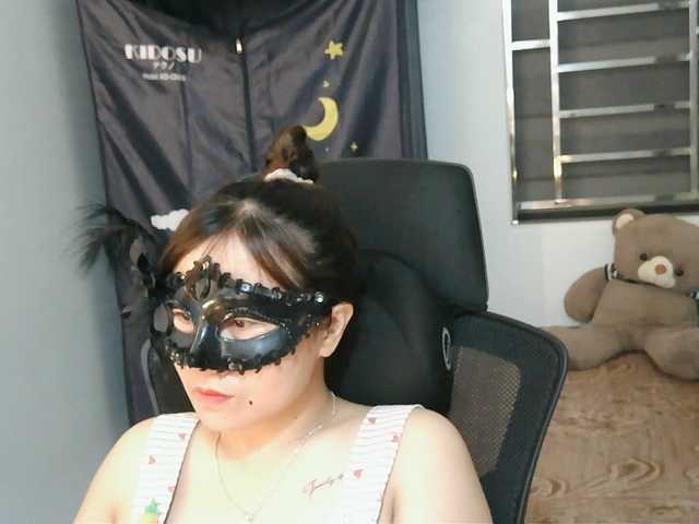 girl30slutty live cam on BongaCams