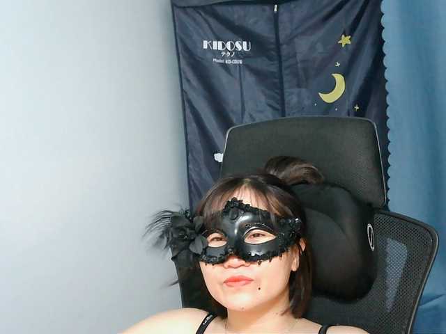 girl30slutty live cam on BongaCams