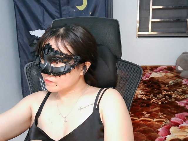 girl30slutty live cam on BongaCams