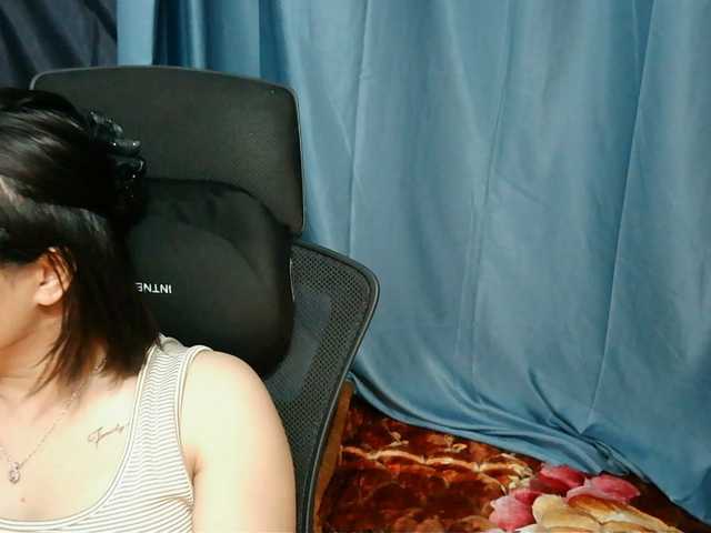 girl30slutty live cam on BongaCams