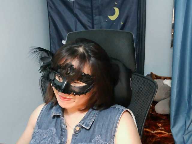 girl30slutty live cam on BongaCams
