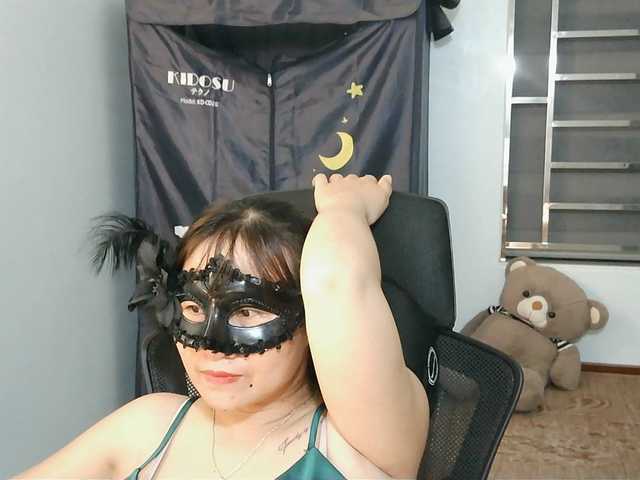 girl30slutty live cam on BongaCams