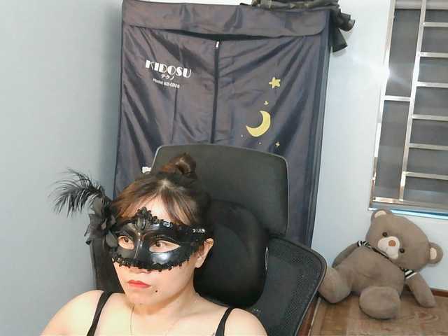 girl30slutty live cam on BongaCams