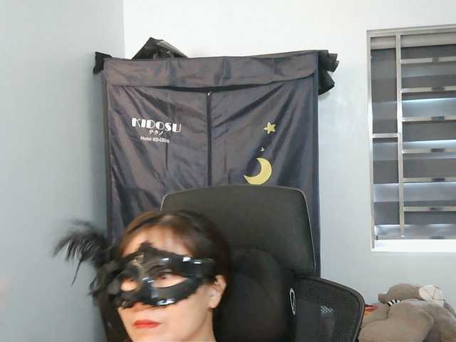 girl30slutty live cam on BongaCams
