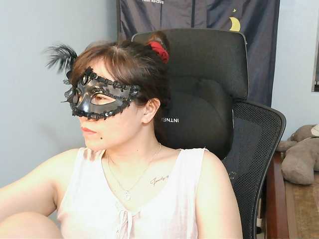 girl30slutty live cam on BongaCams