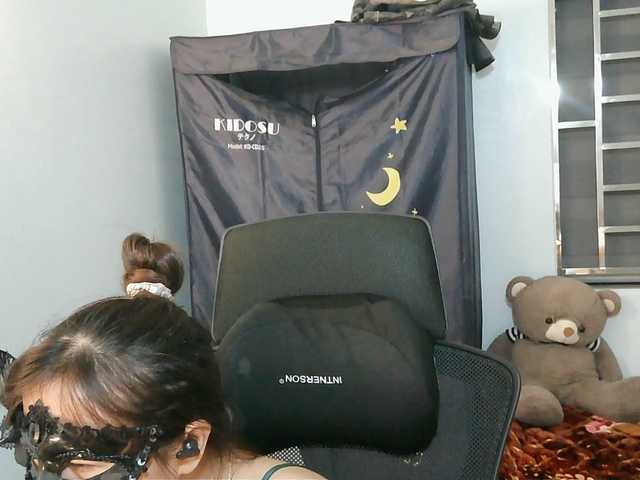 girl30slutty live cam on BongaCams