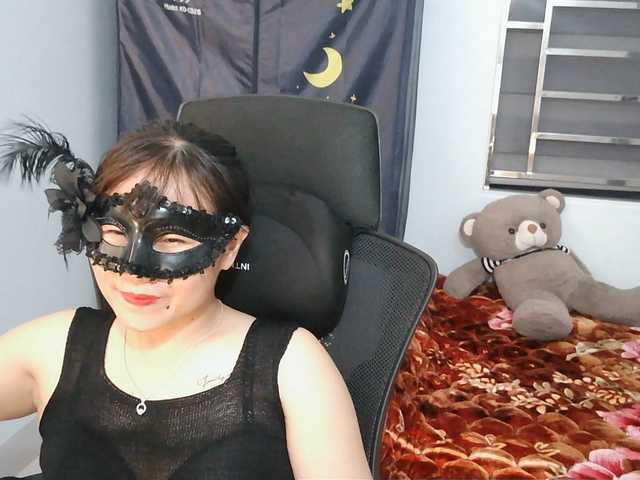 girl30slutty live cam on BongaCams