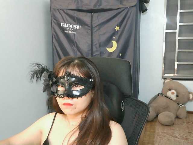 girl30slutty live cam on BongaCams