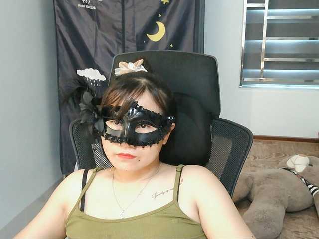 girl30slutty live cam on BongaCams