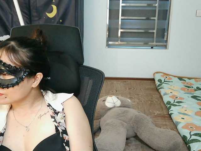 girl30slutty live cam on BongaCams