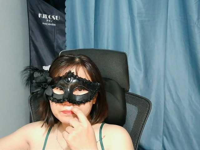girl30slutty live cam on BongaCams