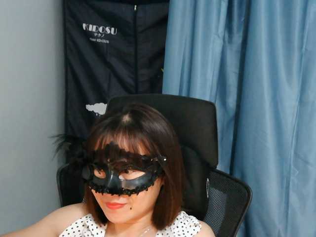 girl30slutty live cam on BongaCams