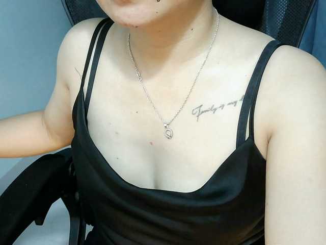girl30slutty live cam preview