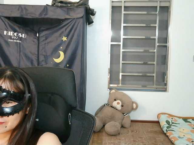 girl30slutty live cam on BongaCams