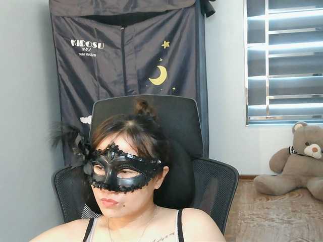 girl30slutty live webcam show