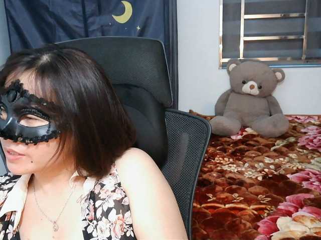 girl30slutty live cam on BongaCams