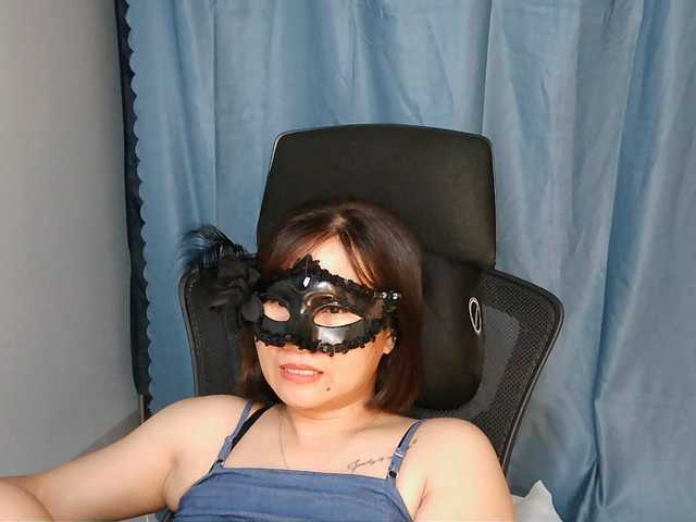 girl30slutty live cam on BongaCams