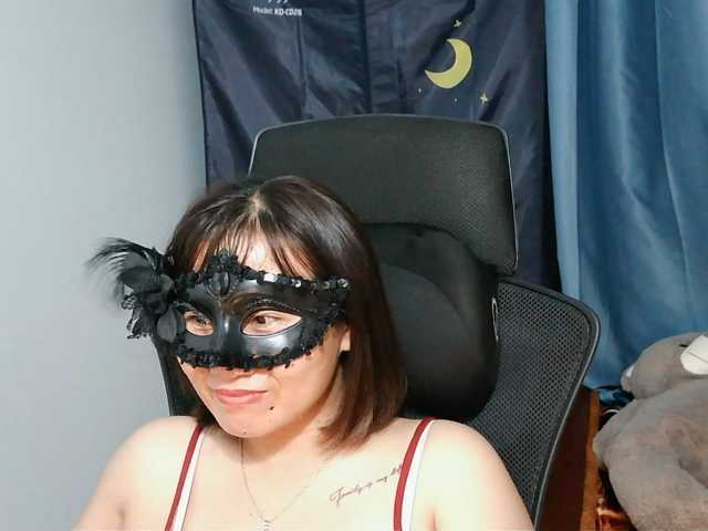girl30slutty live cam on BongaCams