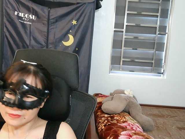 girl30slutty live cam on BongaCams