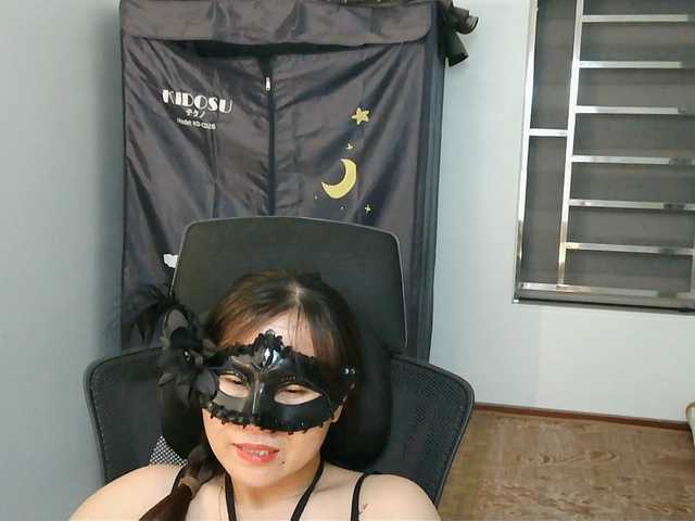 girl30slutty live cam on BongaCams