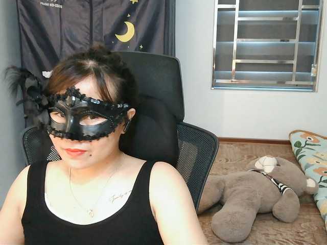girl30slutty live cam on BongaCams
