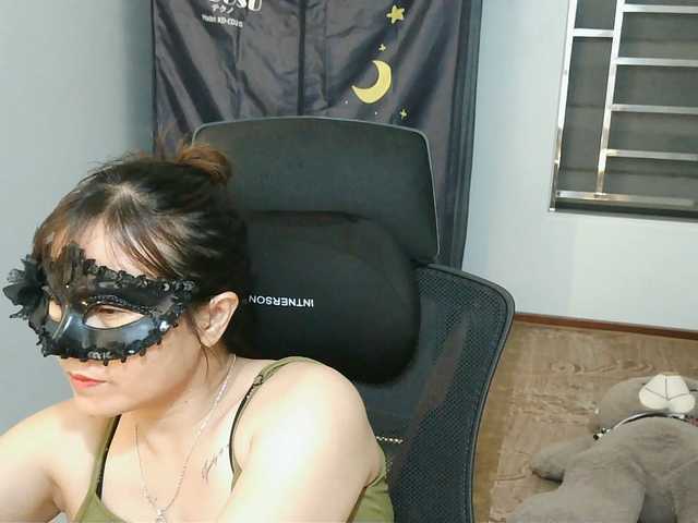 girl30slutty live webcam show