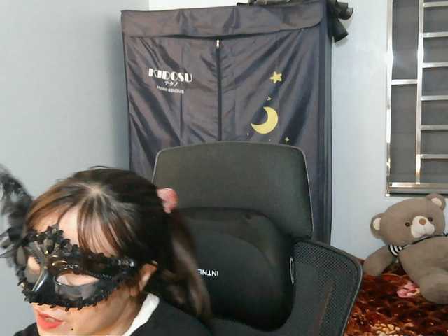 girl30slutty live cam on BongaCams