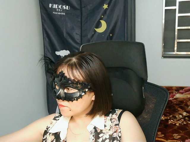 girl30slutty live cam on BongaCams