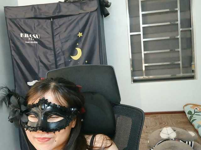 girl30slutty live cam on BongaCams