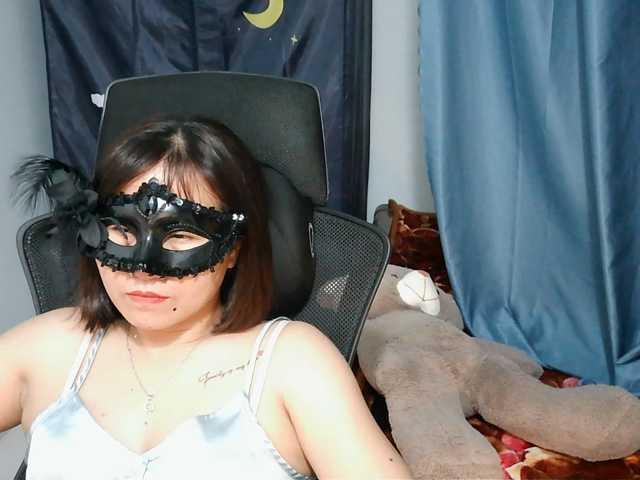 girl30slutty, en directo ahora en BongaCams