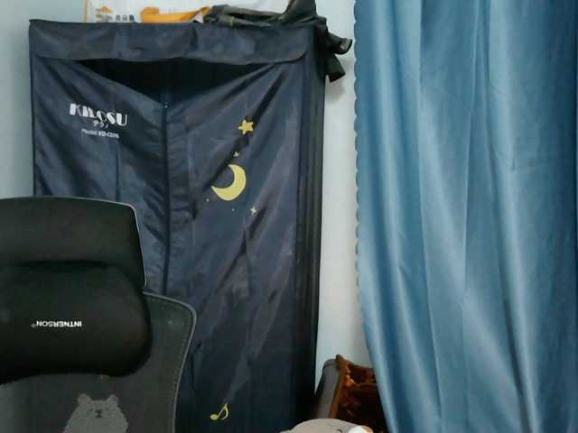girl30slutty, en directo ahora en BongaCams