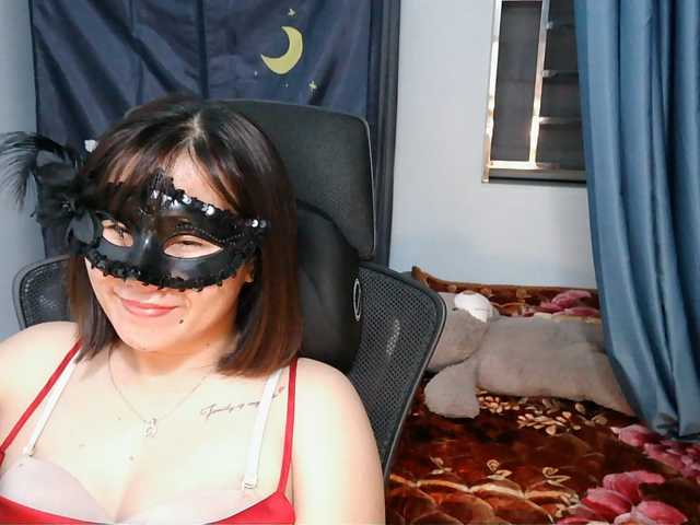 girl30slutty live cam on BongaCams