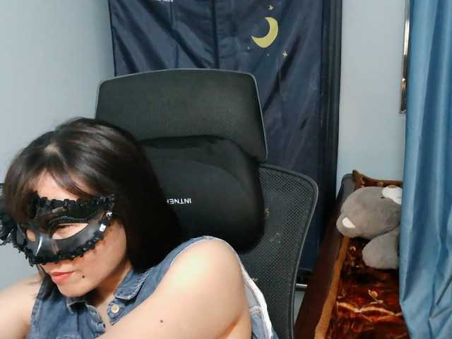 girl30slutty live cam on BongaCams