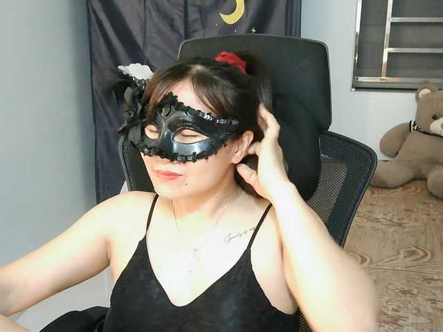 girl30slutty live cam on BongaCams