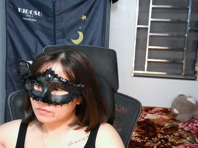 girl30slutty live cam on BongaCams