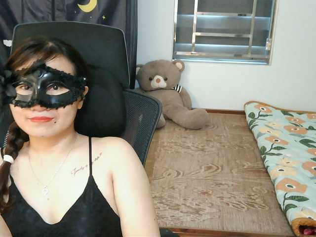 girl30slutty live cam on BongaCams