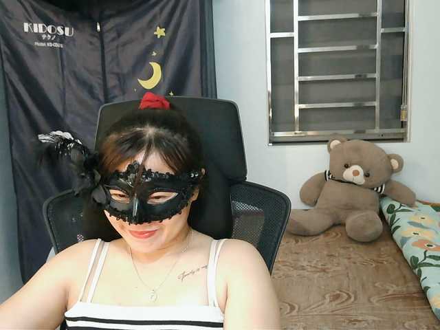 girl30slutty live cam on BongaCams