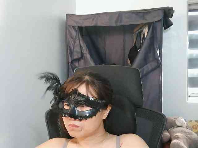 girl30slutty webcam