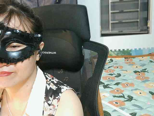girl30slutty webcam