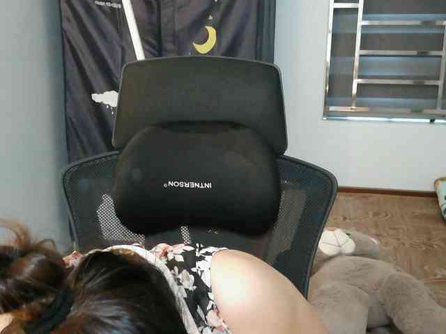 girl30slutty webcam