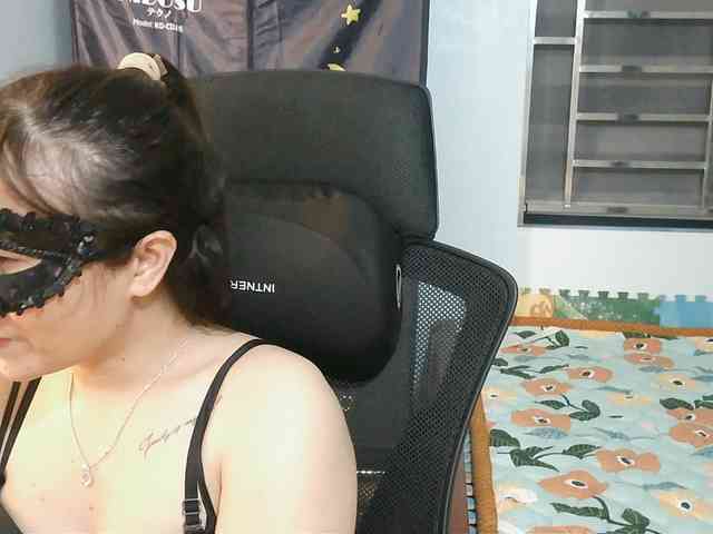 girl30slutty webcam