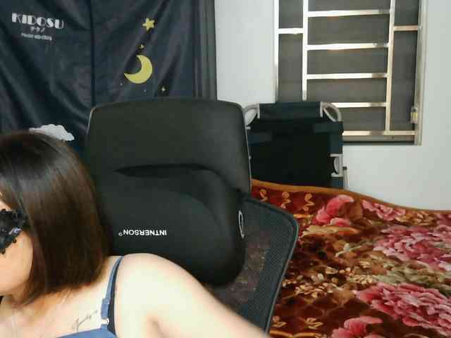 girl30slutty webcam