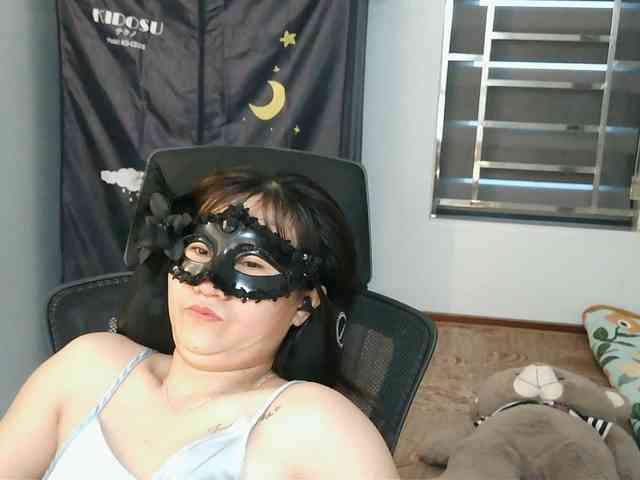 girl30slutty's live room
