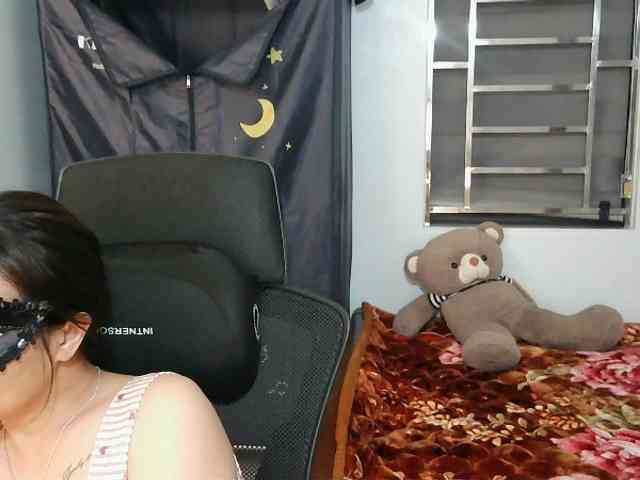 girl30slutty webcam