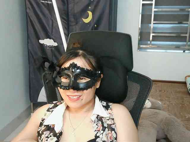 girl30slutty webcam