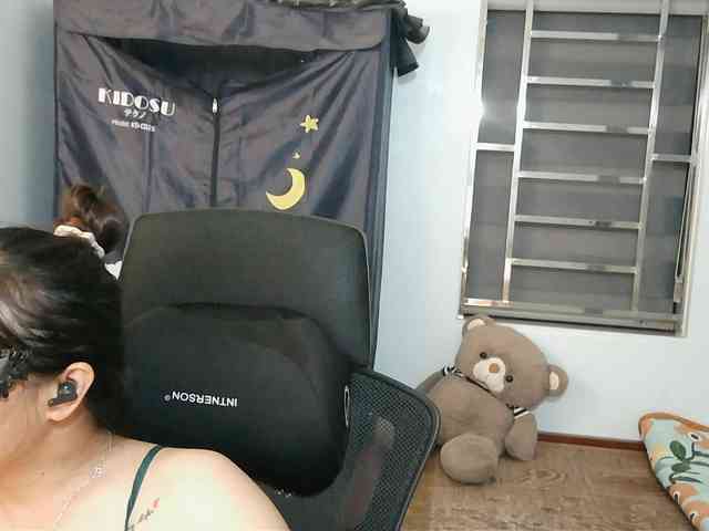 girl30slutty webcam