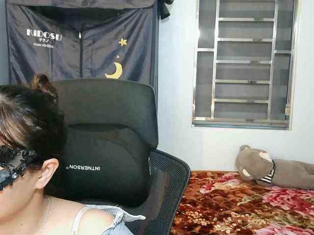 girl30slutty webcam