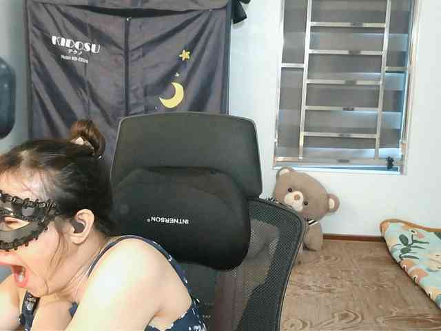 girl30slutty webcam