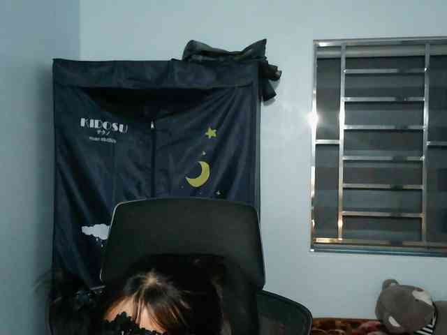 girl30slutty webcam